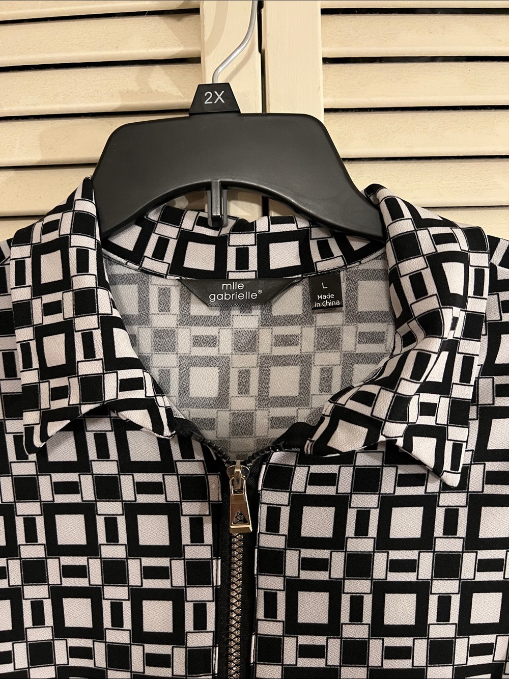 Mlle Gabrielle Geometric Print Zip-Front Women’s Dress in Black and White - Picture 2 of 2